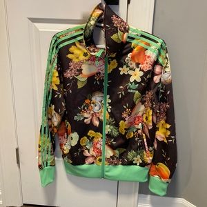 💥💥 SOLD 💥💥 NWOT ADIDAS limited edition zip front jacket size Large.